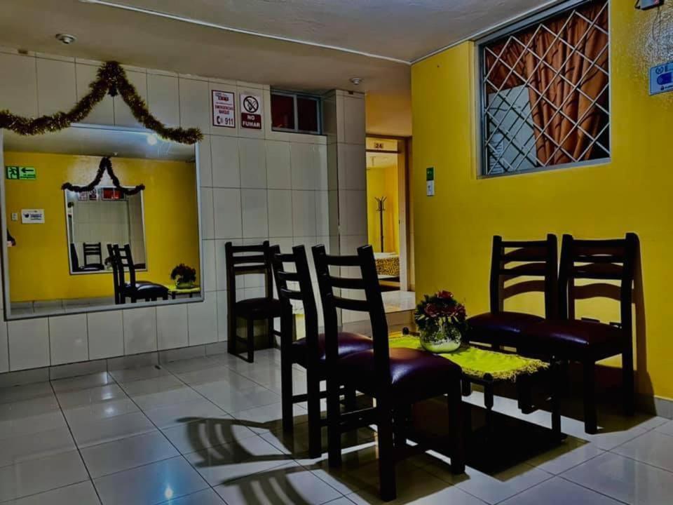 Hotel Jimmy Latacunga Esterno foto
